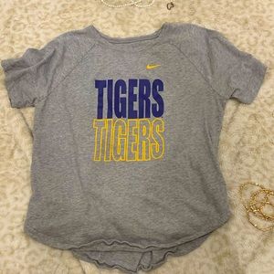NIKE LSU TIGERS SHIRT.
